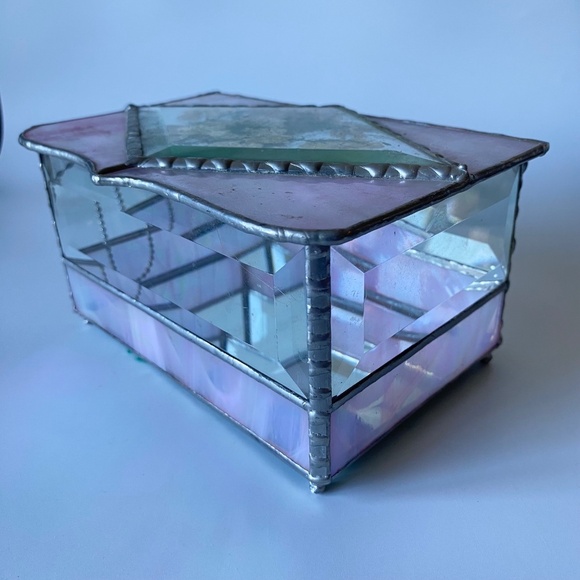 Vintage Slag Glass Jewelry Box: Metal Framed Bevelled Glass , Dry Flowers in Lid - Picture 3 of 10